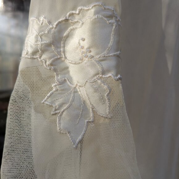 Valerie Stevens Intimates Matching Sheer Nightgown & Robe Pearl Embroidered Sz M - Picture 13 of 15